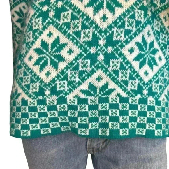 Cabin Creek Green/ white poinsettias pattern crew neck style sweater. - Picture 5 of 12